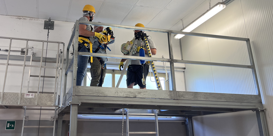 Corso spazi confinati di Prevenzione Ambiente srl